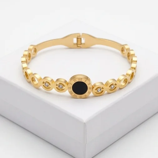 Roman Numeral Onyx Anti-Tarnish Bracelet | 18K Gold PVD