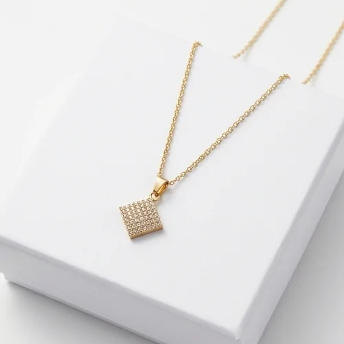 Glace Square Chain With Pendent | Gold Finishing