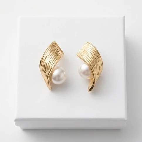 Baroque Wave Pearl Anti-Tarnish Ear Ring | Gold Plating