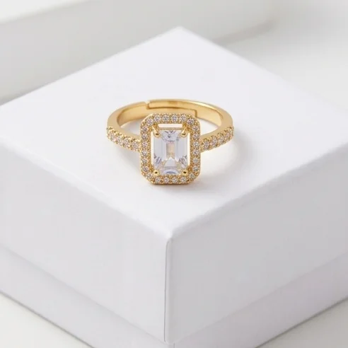 Emerald Halo Anti-Tarnish Finger Ring | 18K Gold Plating