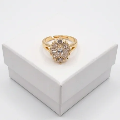Stella Halo Anti-Tarnish Finger Ring | 18K Gold Plating